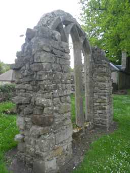 Window tracery - side view showing section of wall 2017